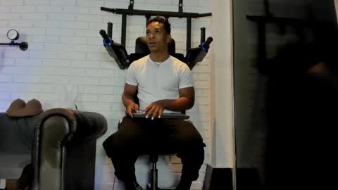 Italo Moore online show from October 9, 11:19 am