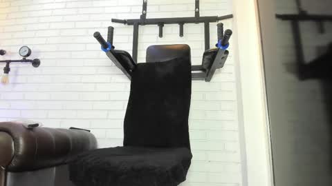 Italo Moore online show from November 5, 11:43 am