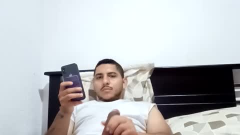Snapshot of itboy04 chatting on June 6, 5:56 am itboy04 online show from June 6, 5:56 am