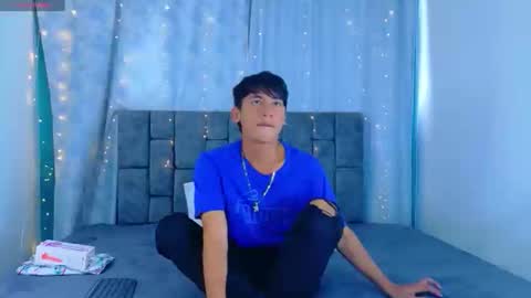 Snapshot of ithan_kingtwin chatting on May 26, 8:27 pm ithan_kingtwin online show from May 26, 8:27 pm