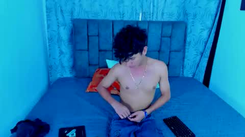 Snapshot of ithan_kingtwin chatting on June 6, 7:51 pm ithan_kingtwin online show from June 6, 7:51 pm
