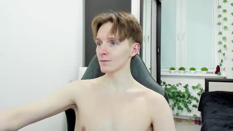 Ethan online show from March 4, 5:19 pm