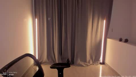 Snapshot of its_jane chatting on December 4, 8:50 pm ITS JANE online show from December 4, 8:50 pm