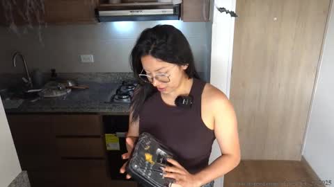 Snapshot of its_jessi chatting on October 29, 8:43 pm Jessi online show from October 29, 8:43 pm