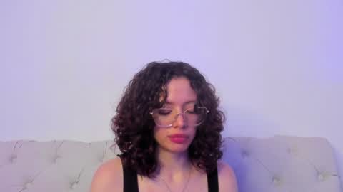 Snapshot of its_marie chatting on December 12, 4:43 pm Maria online show from December 12, 4:43 pm