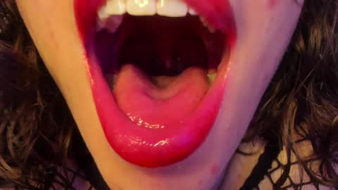 Snapshot of its_marie chatting on January 9, 1:45 pm Maria online show from January 9, 1:45 pm