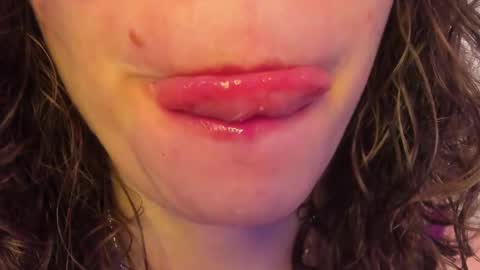 Snapshot of its_marie chatting on March 7, 2:01 pm Maria online show from March 7, 2:01 pm