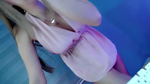 Snapshot of its_me_hedone chatting on January 22, 10:15 pm Pixie online show from January 22, 10:15 pm