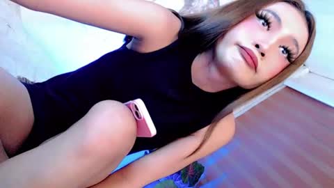 Snapshot of its_me_luna1111 chatting on July 4, 4:35 pm its_me_luna1111 online show from July 4, 4:35 pm