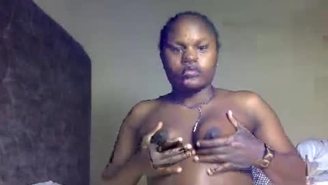 Snapshot of its_slut_bella chatting on August 1, 9:30 am its_slut_bella online show from August 1, 9:30 am
