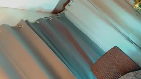 Snapshot of itsapril99913551 chatting on December 5, 6:59 pm April online show from December 5, 6:59 pm