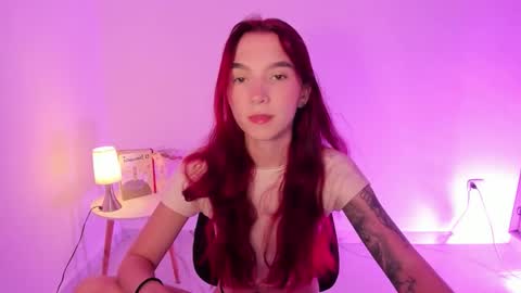 Snapshot of itscamill chatting on December 19, 1:56 am camill online show from December 19, 1:56 am