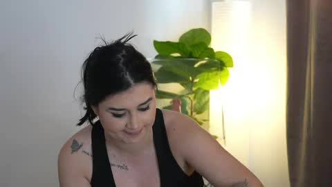 Kendra online show from May 2, 11:37 am