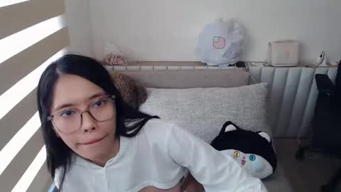 Snapshot of itskittyy chatting on November 2, 2:03 am itskittyy online show from November 2, 2:03 am