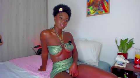 Snapshot of itslau_ chatting on May 31, 3:58 am lau online show from May 31, 3:58 am
