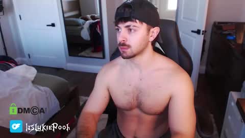 Snapshot of itslukiepooh chatting on March 20, 2:44 pm Itslukiepooh online show from March 20, 2:44 pm
