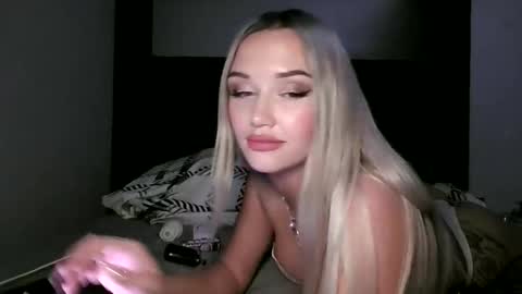 itsmakbxby online show from March 6, 5:04 am