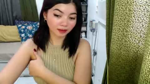 Snapshot of itsme_jo chatting on June 24, 3:38 am itsme_jo online show from June 24, 3:38 am