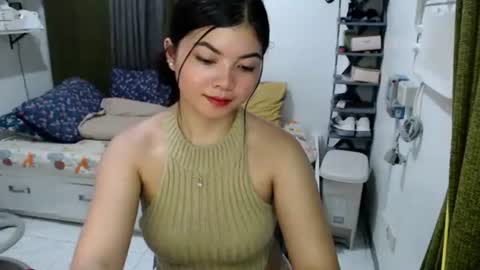 Snapshot of itsme_jo chatting on July 10, 8:50 am itsme_jo online show from July 10, 8:50 am