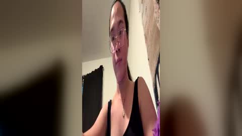 itsmelily05 online show from July 8, 12:59 am