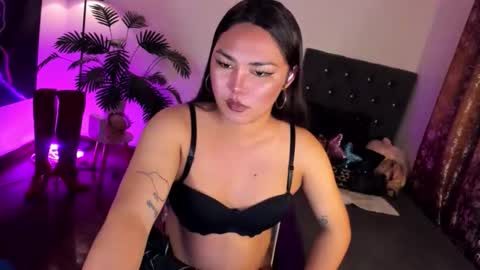 Snapshot of itsmesianaa29 chatting on May 19, 6:25 pm Siana online show from May 19, 6:25 pm