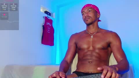 Snapshot of itsmikenoir chatting on September 24, 6:55 pm Limited offer 50 online show from September 24, 6:55 pm