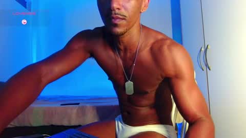 Snapshot of itsmikenoir chatting on October 5, 11:13 pm Limited offer 50 online show from October 5, 11:13 pm