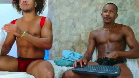 Snapshot of itsmikenoir chatting on October 18, 2:18 pm Limited offer 50 online show from October 18, 2:18 pm