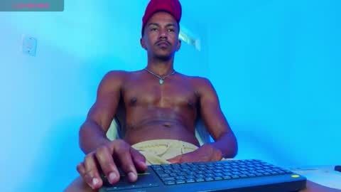 Snapshot of itsmikenoir chatting on November 27, 11:23 am Limited offer 50 online show from November 27, 11:23 am