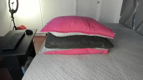 Snapshot of itsmoon_swt_ chatting on July 3, 7:09 pm Moon online show from July 3, 7:09 pm