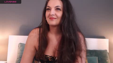 Melissa Khaan online show from December 3, 7:49 am