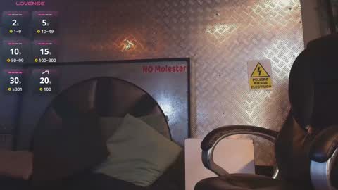 itszairen online show from February 11, 4:17 am