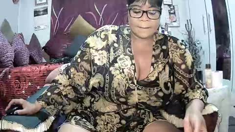 itumeleng74 online show from November 2, 7:27 pm