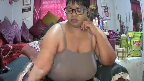 itumeleng74 online show from November 11, 7:08 am