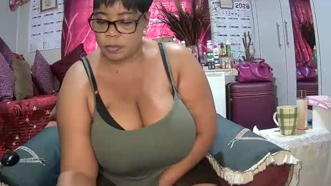 itumeleng74 online show from February 14, 3:20 pm