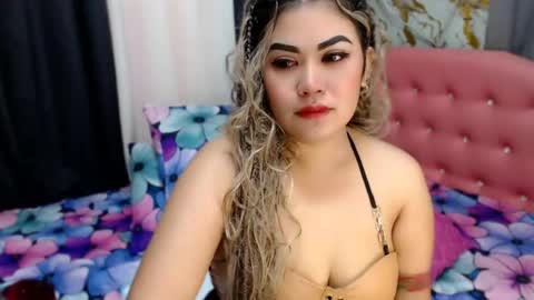 Snapshot of itzcammie chatting on July 20, 8:39 am Cammie online show from July 20, 8:39 am