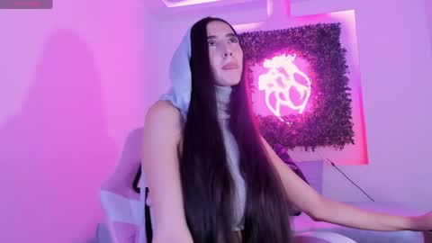 Snapshot of itzel_geneva chatting on May 31, 5:42 pm Itzel online show from May 31, 5:42 pm
