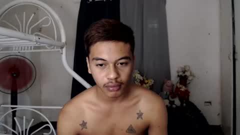 Snapshot of itzme_jhonfred chatting on June 18, 11:36 am Jhonfred online show from June 18, 11:36 am