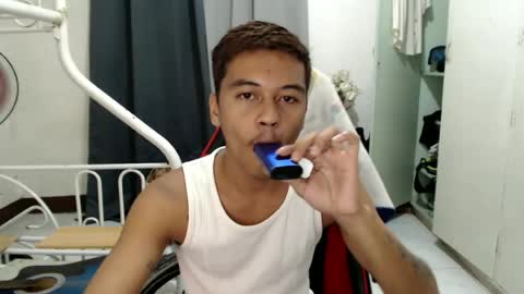 Snapshot of itzme_jhonfred chatting on June 24, 12:48 pm Jhonfred online show from June 24, 12:48 pm
