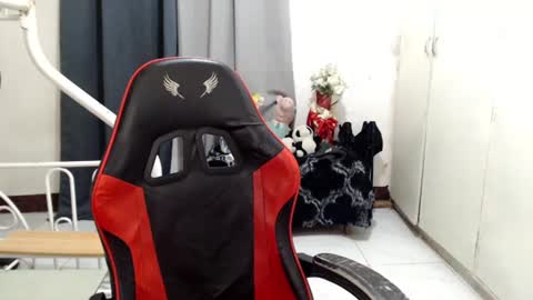 Snapshot of itzme_jhonfred chatting on June 26, 3:27 pm Jhonfred online show from June 26, 3:27 pm