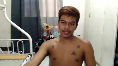 Snapshot of itzme_jhonfred chatting on July 18, 2:38 am Jhonfred online show from July 18, 2:38 am