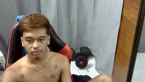 Snapshot of itzme_jhonfred chatting on July 28, 5:34 pm Jhonfred online show from July 28, 5:34 pm
