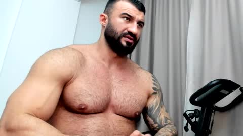 Snapshot of iustinmucle95 chatting on December 20, 3:47 am iustinmucle95 online show from December 20, 3:47 am