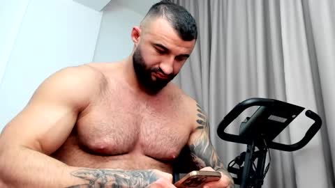 Snapshot of iustinmucle95 chatting on December 24, 9:55 pm iustinmucle95 online show from December 24, 9:55 pm