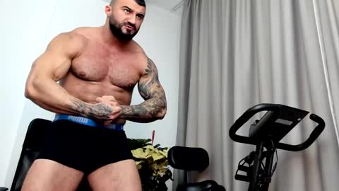 Snapshot of iustinmucle95 chatting on December 27, 10:05 pm iustinmucle95 online show from December 27, 10:05 pm