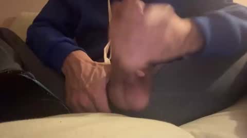 Snapshot of iuuuf2 chatting on December 15, 10:47 pm Iuuuf2 or Samel online show from December 15, 10:47 pm