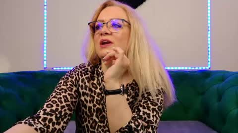 ivanacharm online show from June 18, 3:29 am