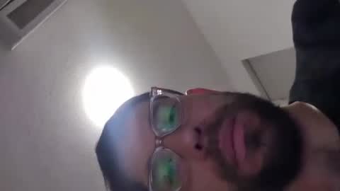 Snapshot of ivanchelon chatting on November 24, 5:18 am Vanchi online show from November 24, 5:18 am