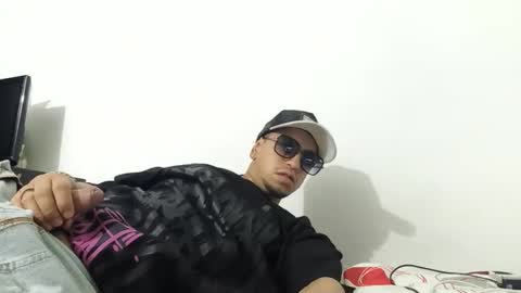 Snapshot of ivanfpc93 chatting on October 12, 7:18 am ivanfpc93 online show from October 12, 7:18 am