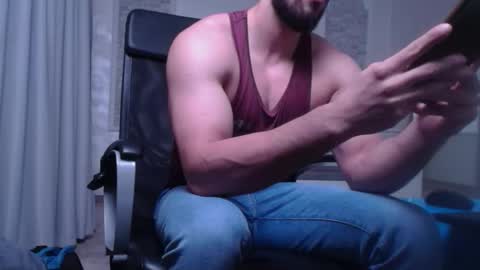 Snapshot of ivanhydee chatting on October 6, 4:43 am IvanHydee online show from October 6, 4:43 am